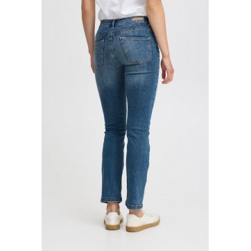 LOLA STRAIGHT JEANS